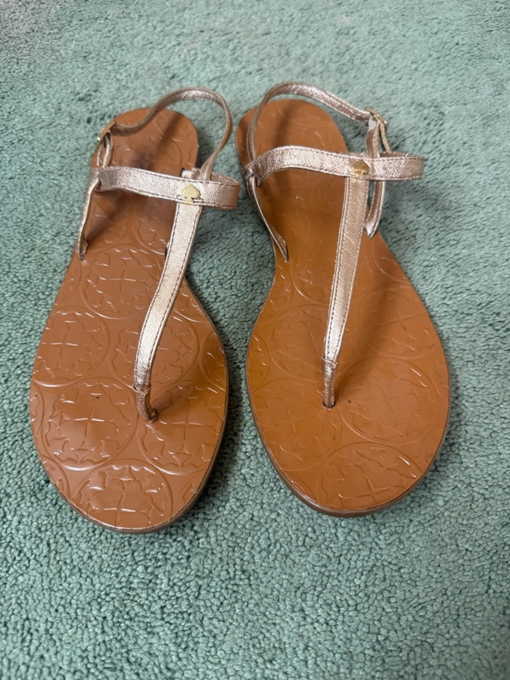 Ladies Kate Spade Metallic Rose Gold T‑Strap Sandals with Brown Footbed, EUC